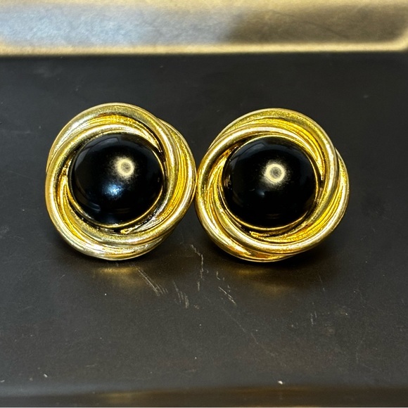 Vintage Crown Trifari copyright gold tone and black pierced earrings. - Picture 2 of 7